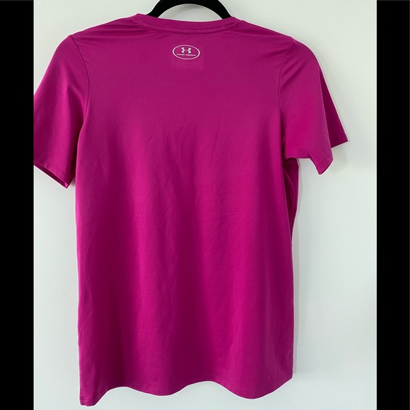 Under Armour Heat Gear Fitted UFP30+ Round neck Athletic Tee Purple SIze YXL - Picture 2 of 5